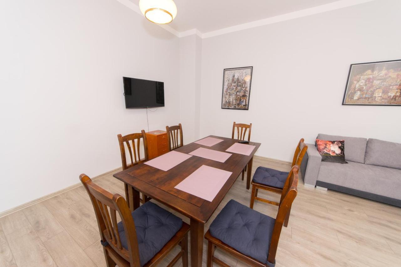 Best Location On Main Square P4You Pl Krakow Bagian luar foto