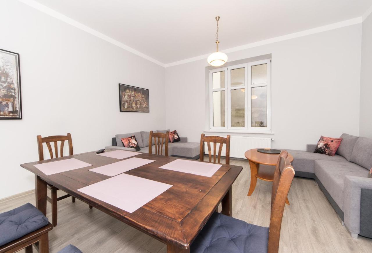 Best Location On Main Square P4You Pl Krakow Bagian luar foto